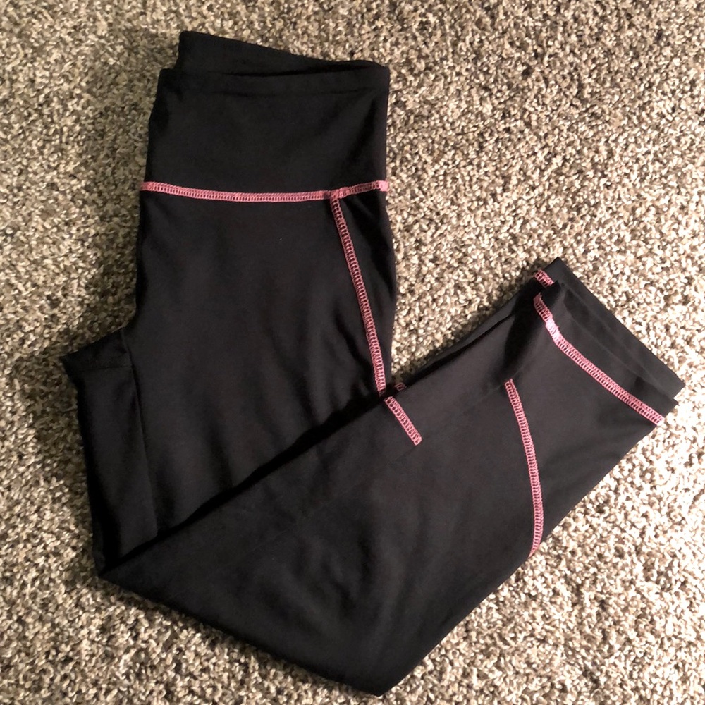 Hannah Black and Pink Capris